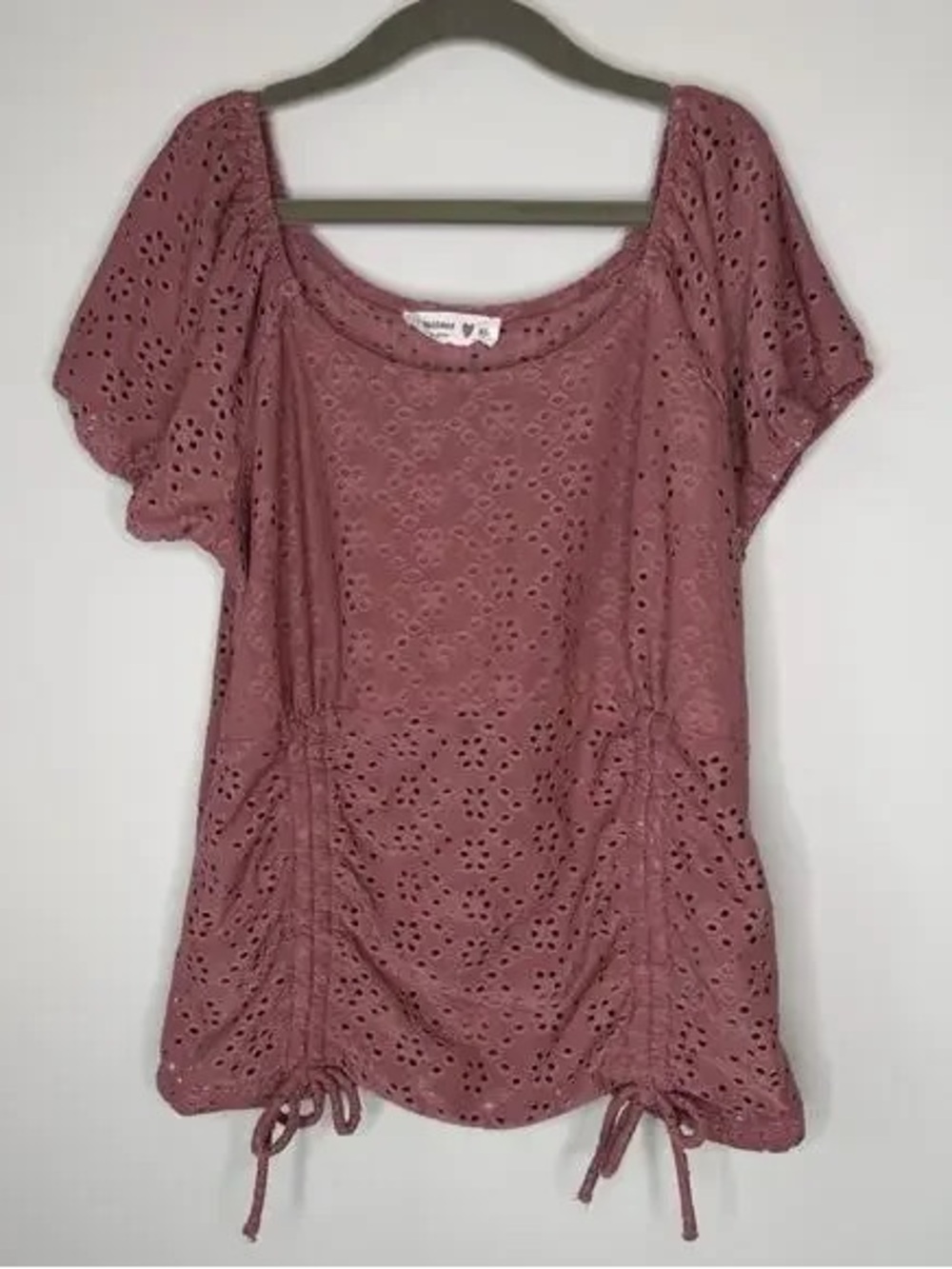 Women’s Eyelet Drawstring Blouse in Dusty Mauve